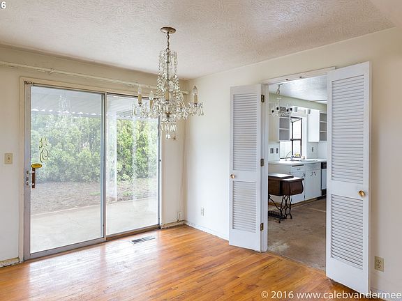 3rd image of 2381 SE Mulberry Dr