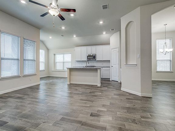 2nd image of 221 Cedar Canyon Dr