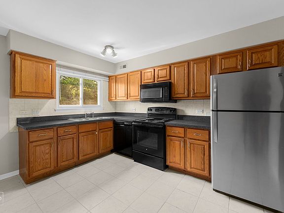 5th image of 9380 Bay Colony Dr APT 2N