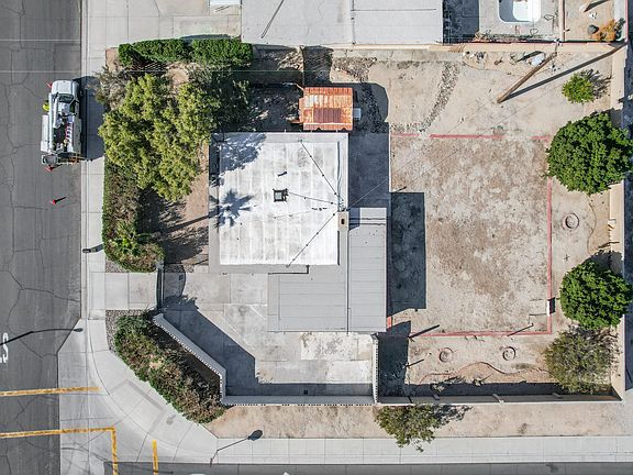 4th image of 69490 McCallum Way
