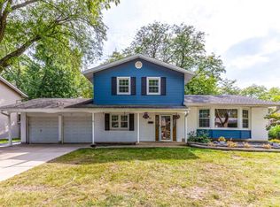 847 E Cooper Dr, Palatine, IL 60074