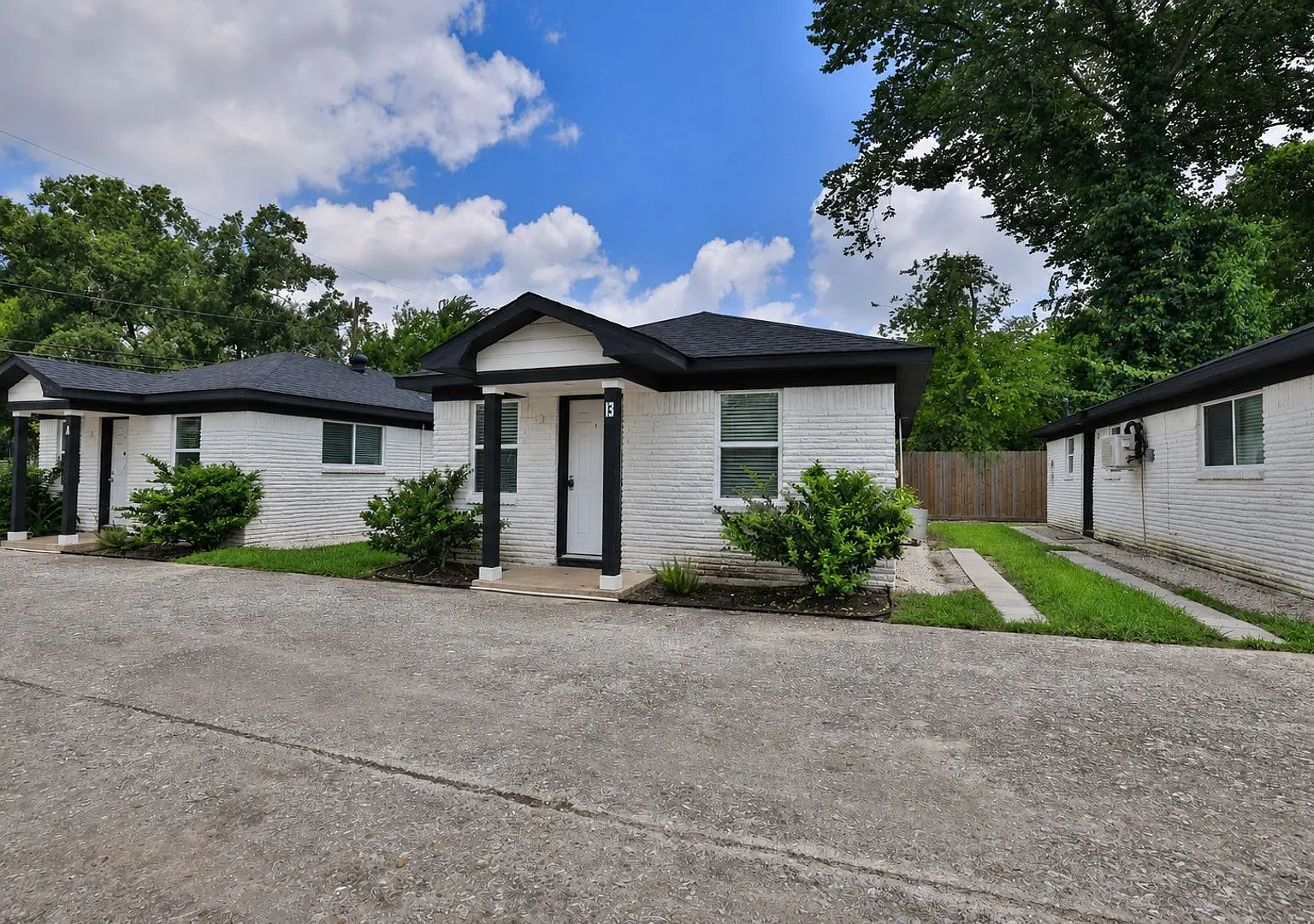 For Lease-Housing Vouchers Accepted | 2 Bed, 1 Bath |780 Sq Ft | Greater Fifth Ward Community | — Photo 1