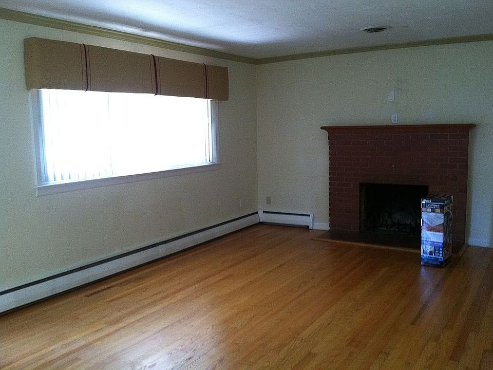 2nd image of 224 Falcon Ave