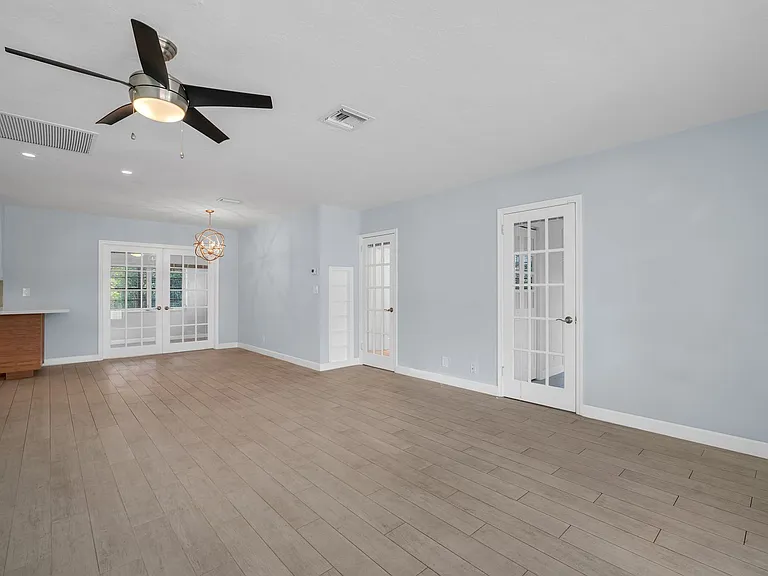 1351 Van Buren St — Photo 7