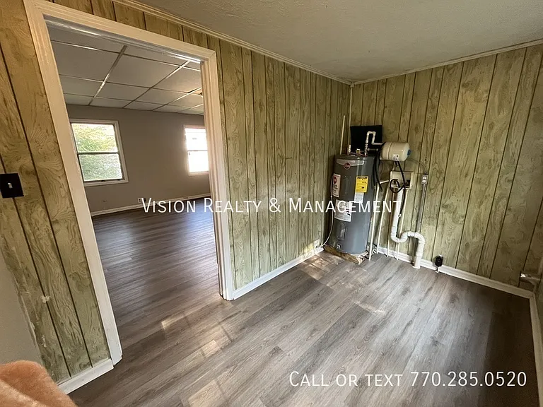 802 Williams St — Photo 12