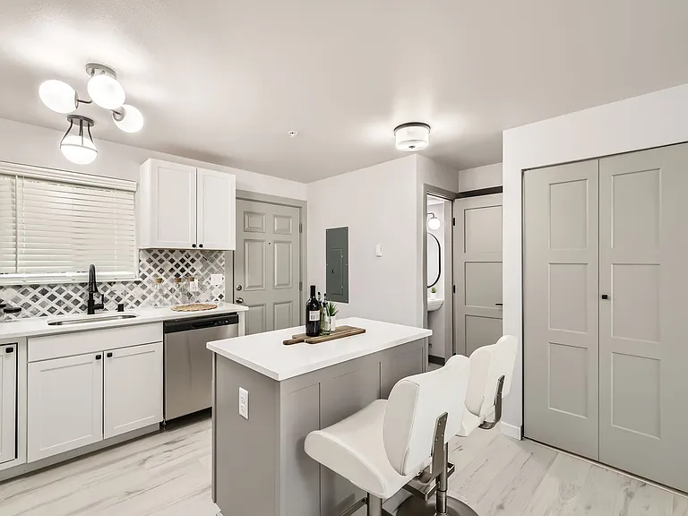 Evergreen Townhomes — Photo 8