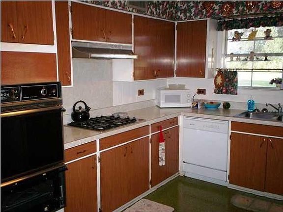 5th image of 605 Resweber St