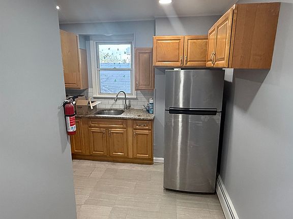 3rd image of 188 Prospect Ave #1
