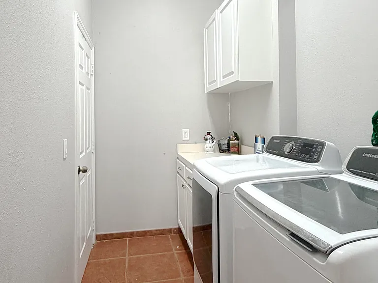 3497 Foxcroft Cir — Photo 7