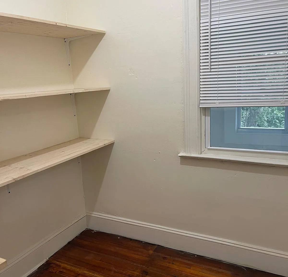 3 bed, $1,700 — Photo 3