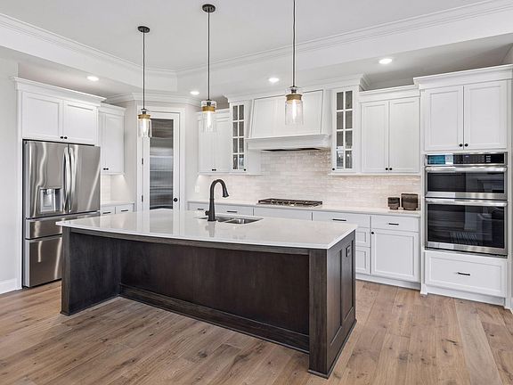 4th image of 6280 Bluebell Ln
