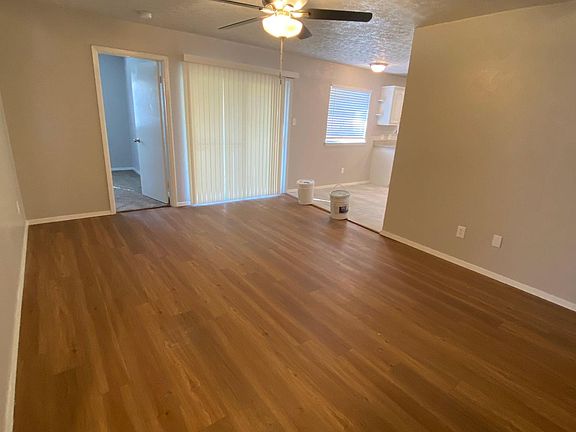 4th image of 3716 Cobblestone Dr