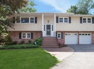 6 Masefield Ln, Hartsdale, NY 10530