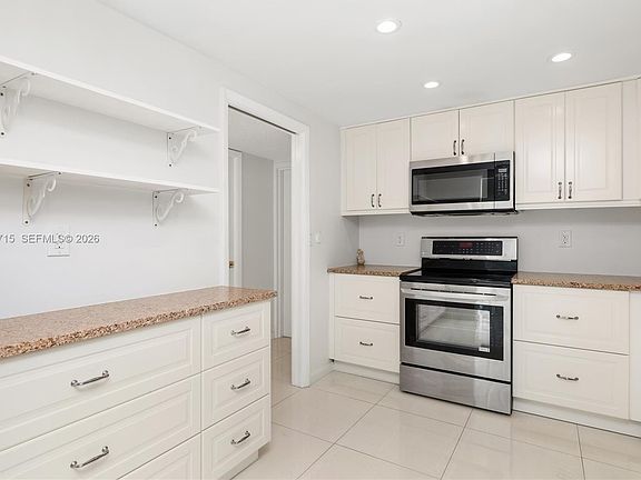 4th image of 210 Sea View Dr APT 207