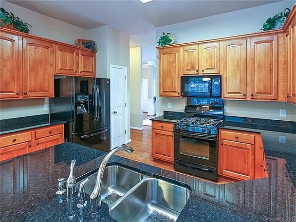 3rd image of 2225 Sunny Valley Ct