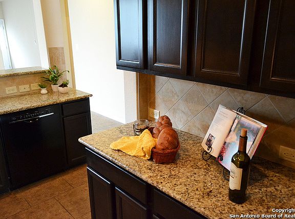 5th image of 2944 Mistywood Ln
