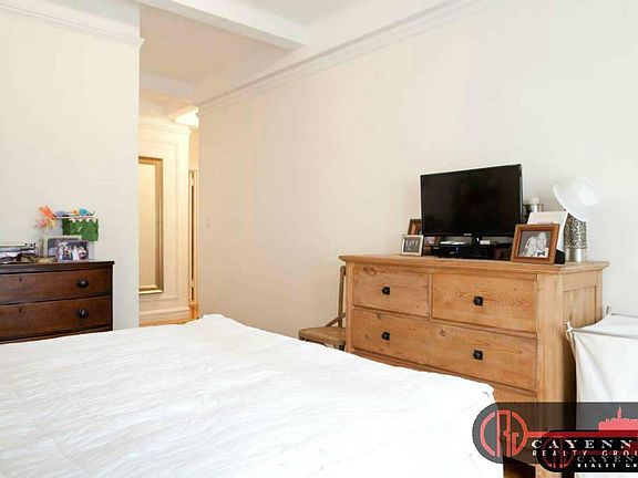 4th image of 235 W 76th St APT 8C