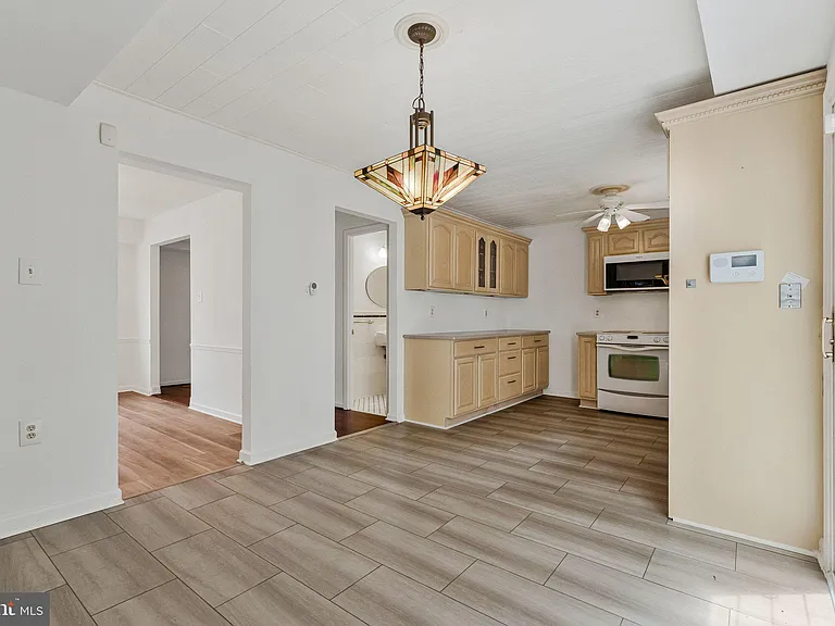 12805 Melvue Ct — Photo 9