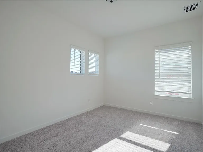 1250 N Roger Hanks Pkwy — Photo 19
