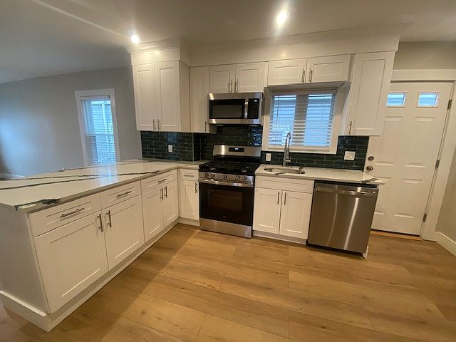 1st image of 86 Winchester St Floor 1