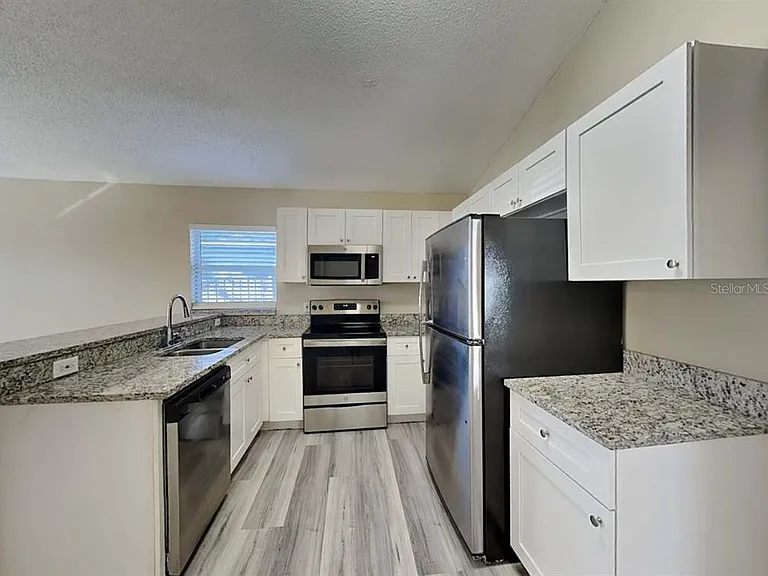 13230 Prestwick Dr — Photo 4