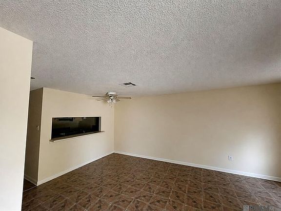 3rd image of 1737 Southpointe Dr APT 1