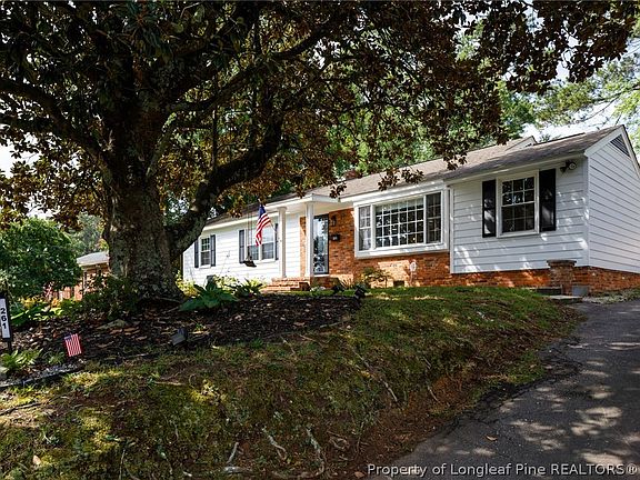3rd image of 2611 Huntington Rd