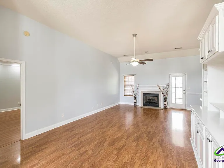 217 Sedgebrooke Dr — Photo 9