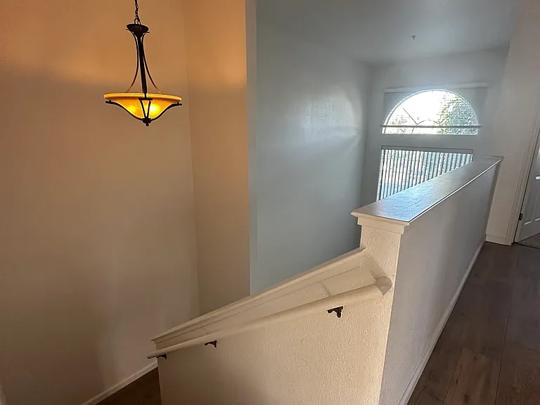 130 Manchester Dr — Photo 7