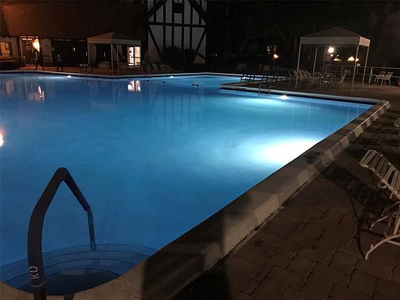 2nd image of 3740 Inverrary Dr APT 1C