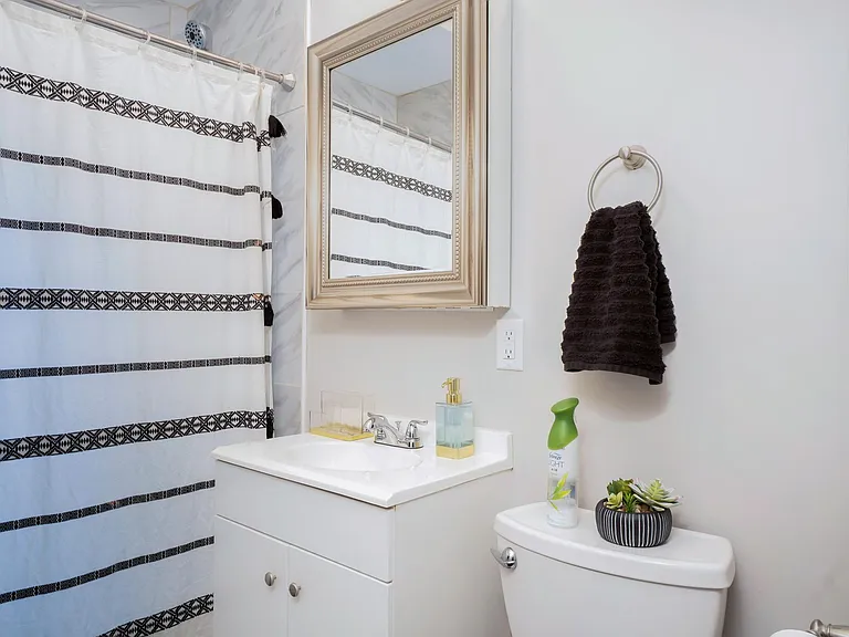 367 W Preston St #1 — Photo 10