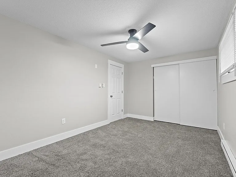 3910 Sleepy Hollow Ln #3910 — Photo 20