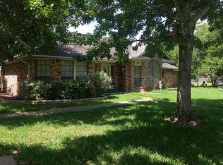 100 E Summit St, Schulenburg, TX 78956