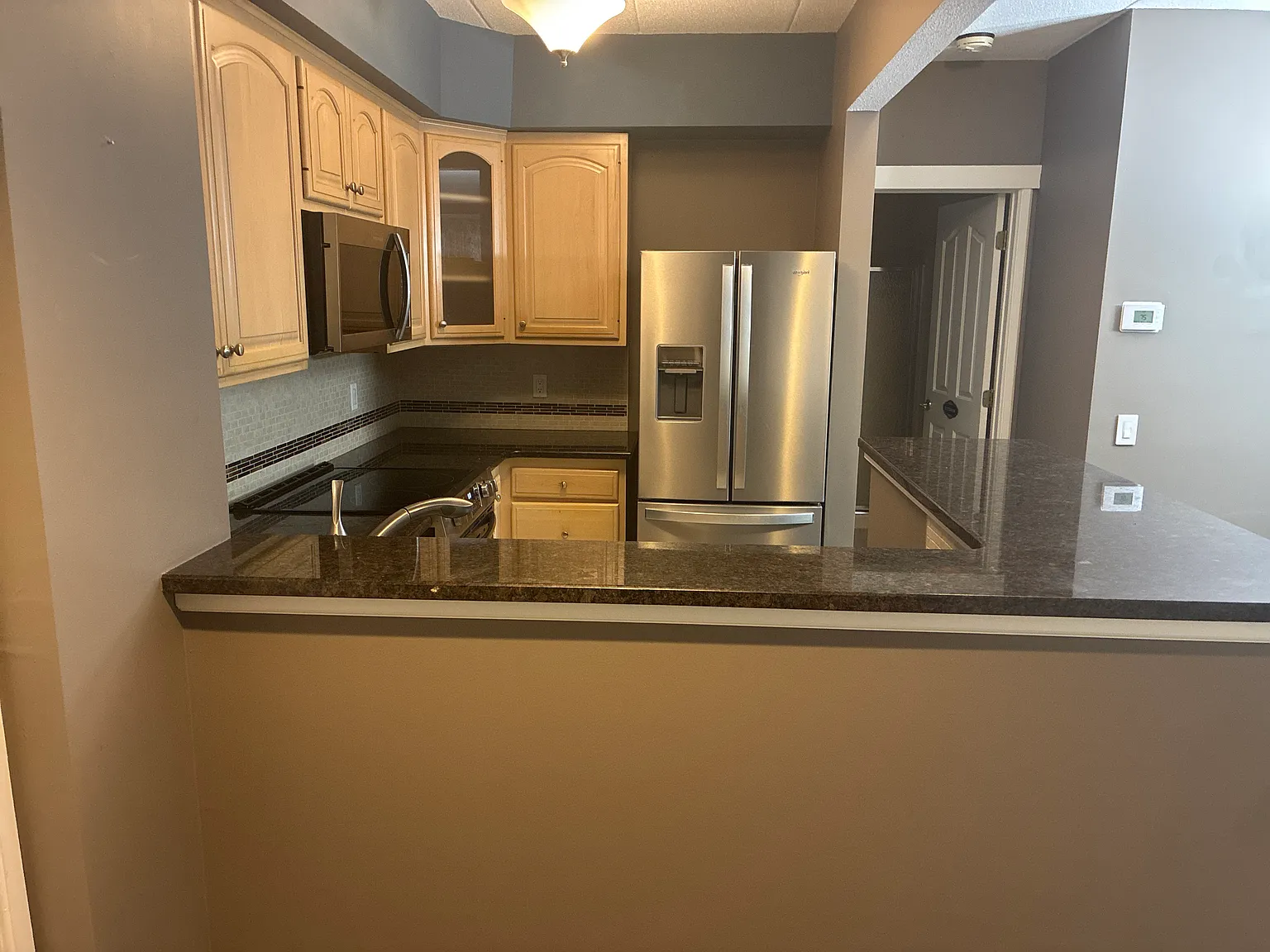 2 bed, 925 sqft, $2,300 — Photo 2