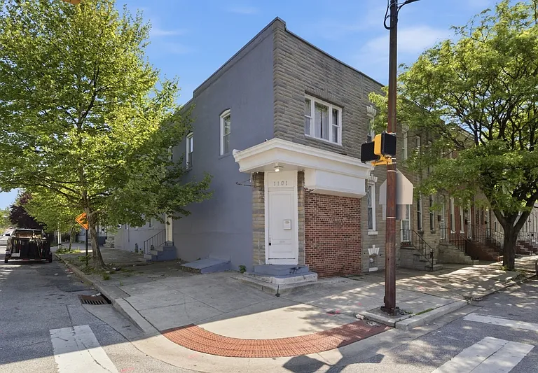 1101 S Carey St — Photo 1