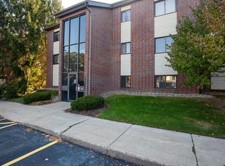 3288 Devonwood Hills Dr NE #E, Grand Rapids, MI 49525