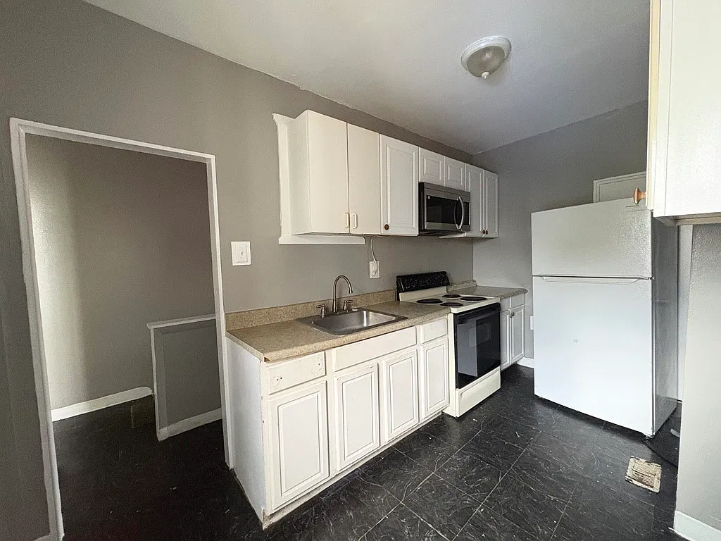 2 bed, 928 sqft, $925 — Photo 2