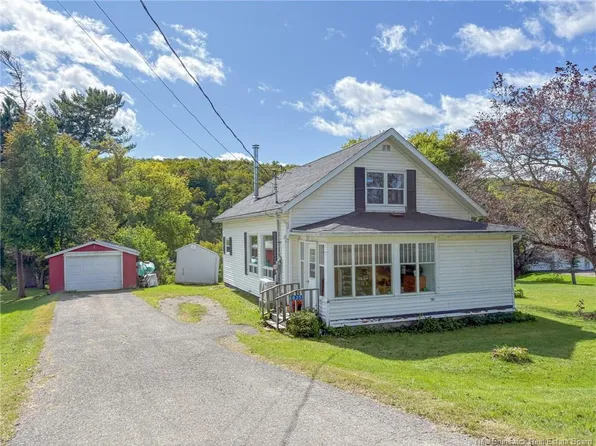 835 Central St, Centreville, NB E7K 2E8