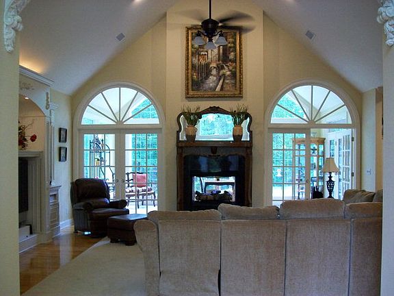 3rd image of 5194 Oak Dr