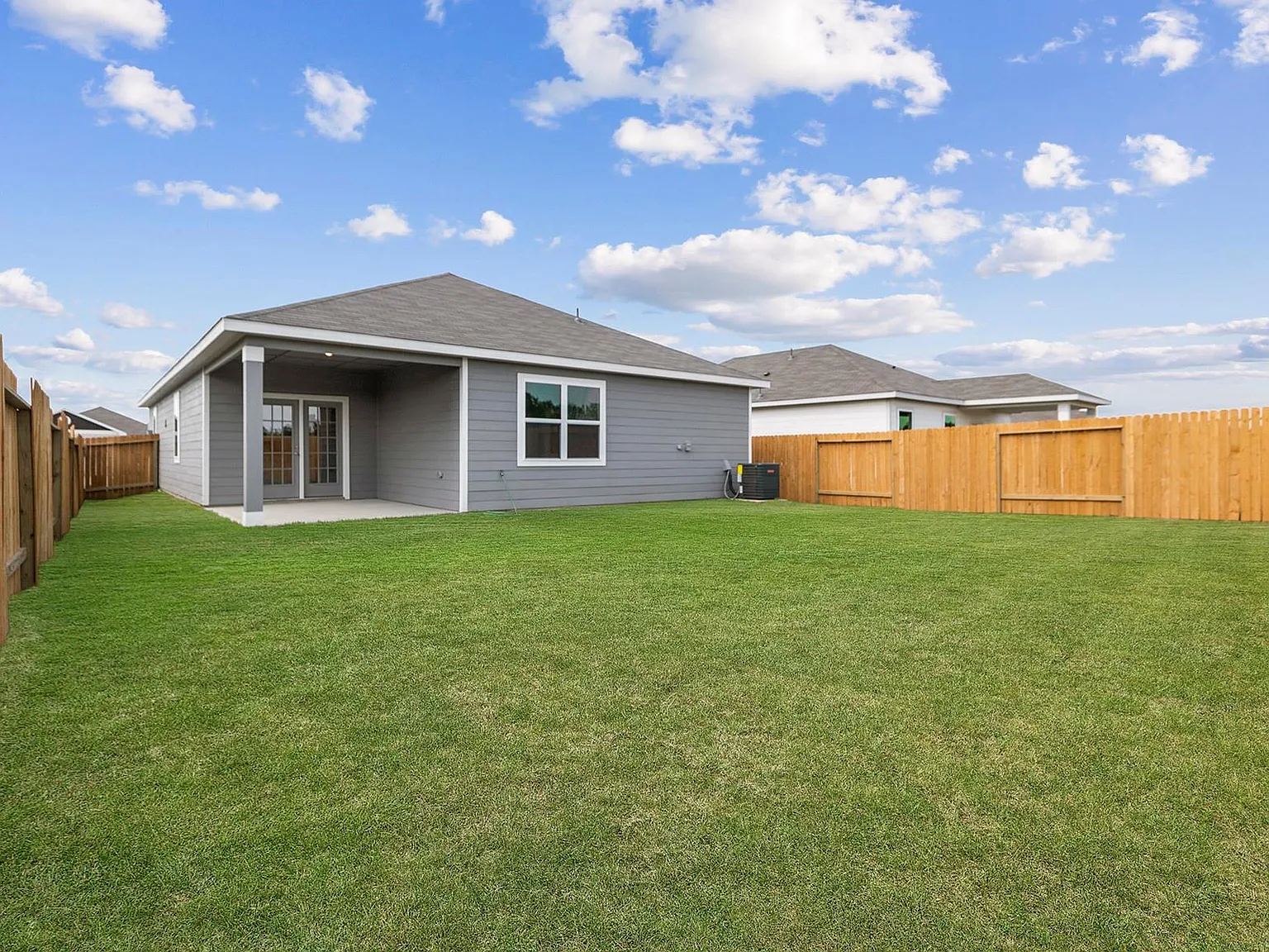 3 bed, 2.0 bath, 1552 sqft, $1,895 — Photo 2