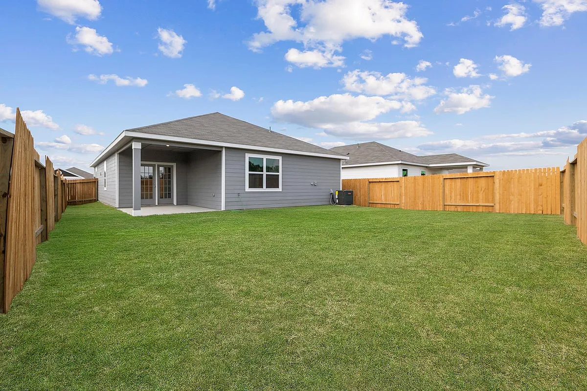 Building Photo - 15450 Maple Terrace Dr