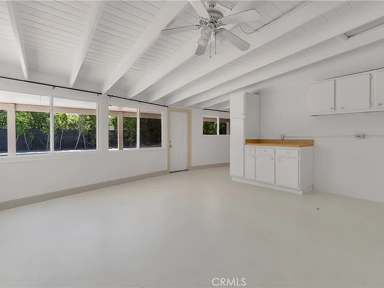 11944 Hesby St — Photo 34