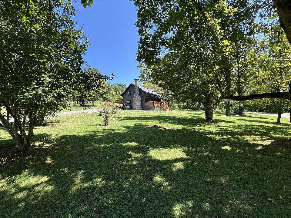 1st image of 648 Cummings Ln