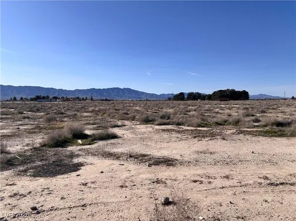 7801 S Squaw Valley Rd, Pahrump, NV 89061