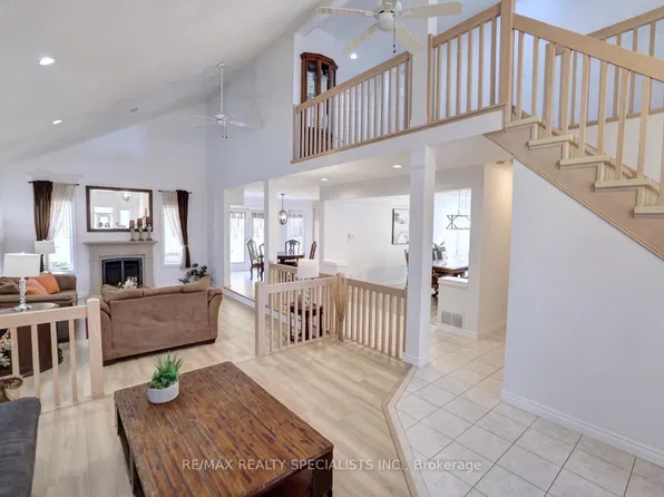 79 Westlawn Dr, Hamilton, ON L9B 2K9