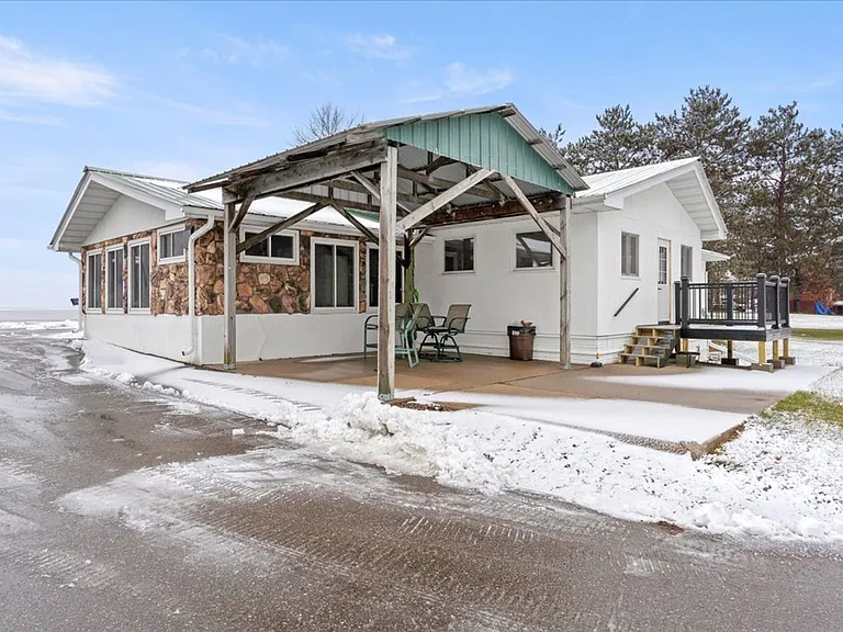 9825 US Highway 169 — Photo 17