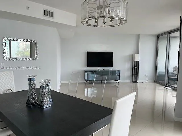 488 NE 18th St #517 — Photo 9
