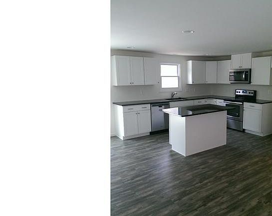 3rd image of 303 Dulles Dr