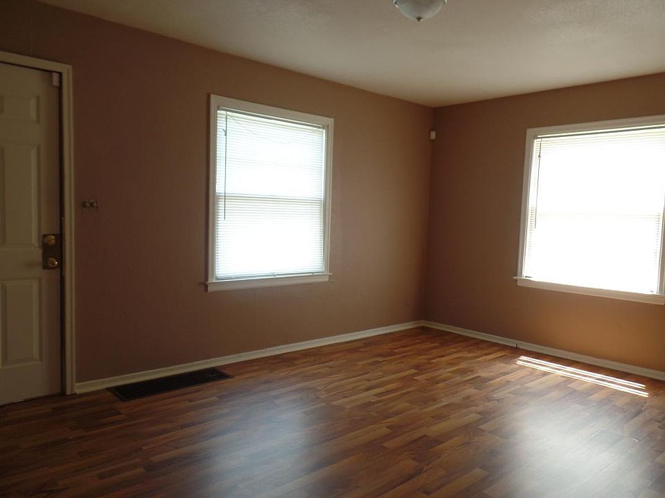 1st image of 1535 S Westmoreland Ave
