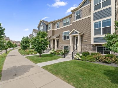 8113 Central Park Way N, Maple Grove, MN, 55369